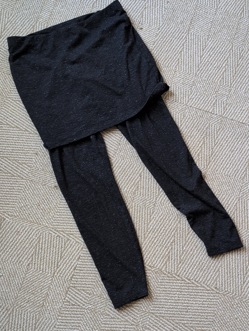 CAbi Black Blue Speckle Knit Modest Skirted Leggings Yoga Pants Sz Small
